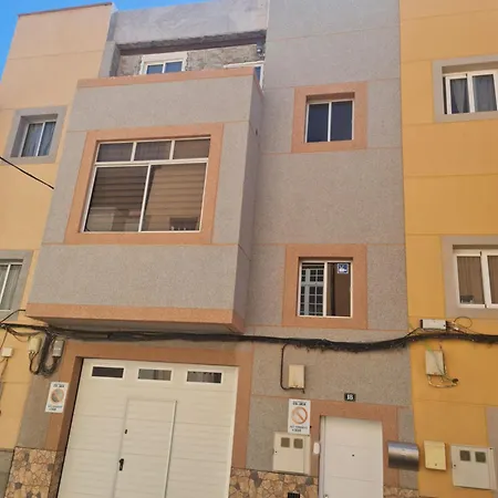Terrace 2brooms100m2, 3air Conditions Vecindario (Gran Canaria)